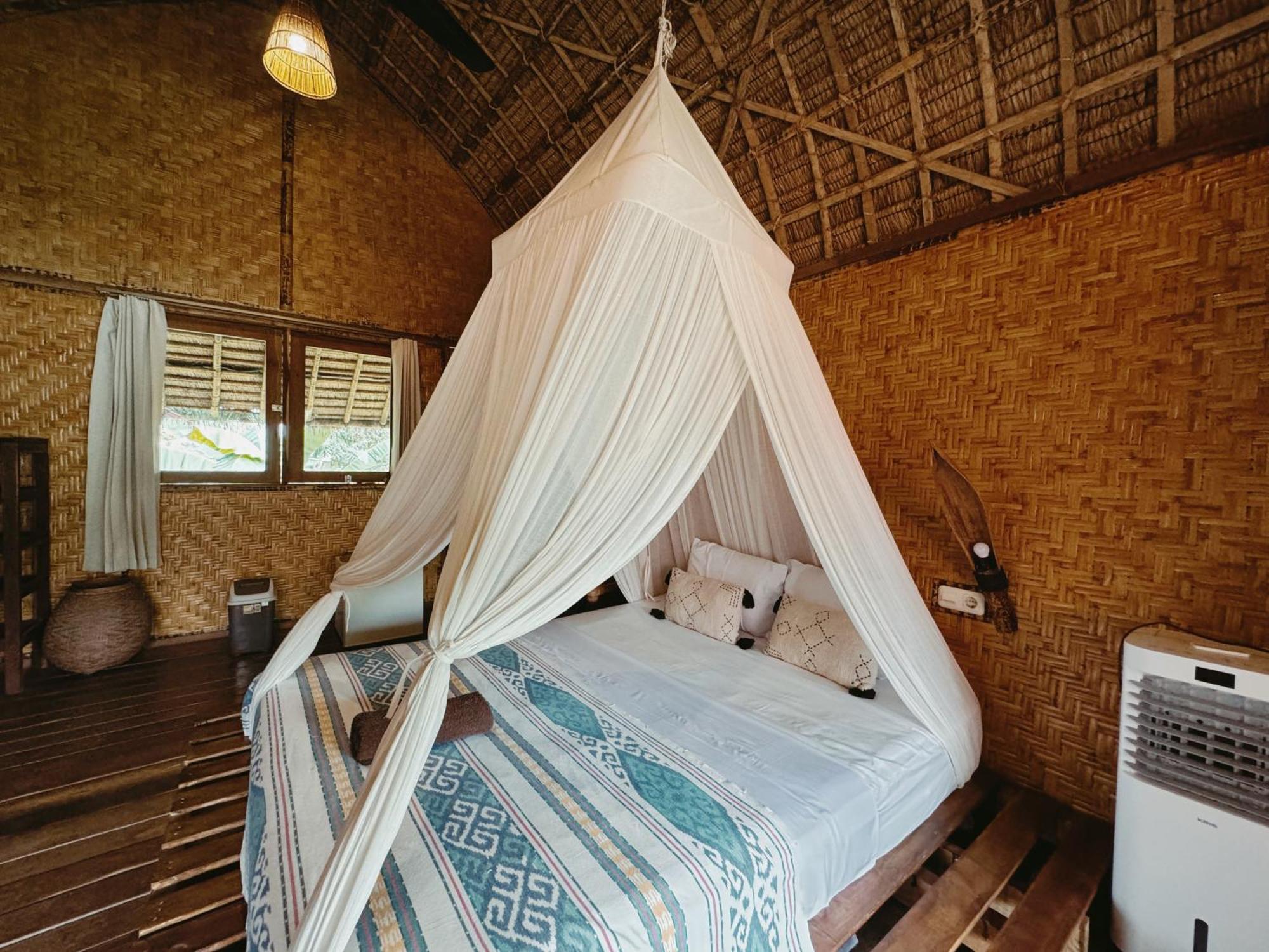 Отель Sasak Experience Kuta  Экстерьер фото
