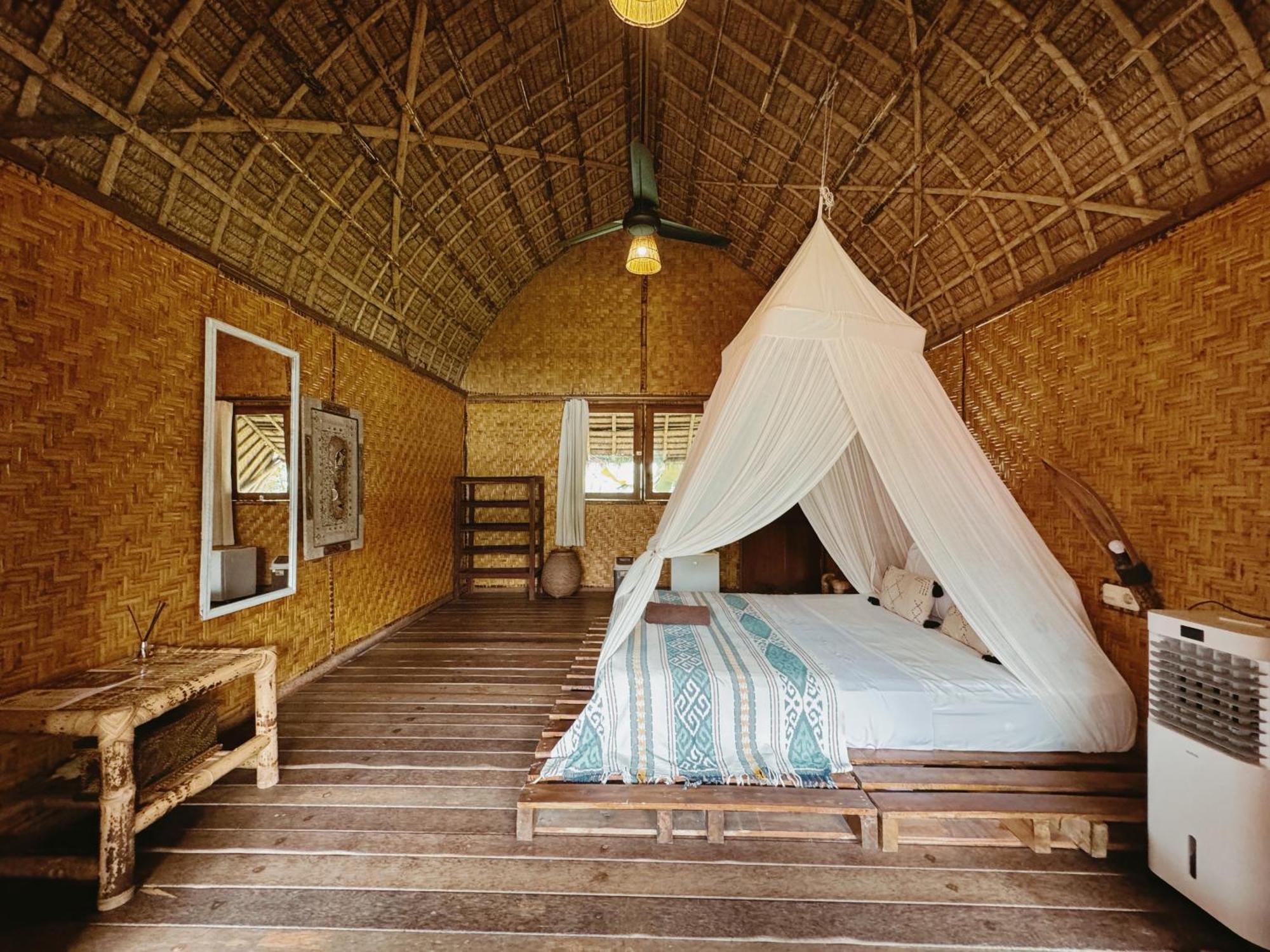 Отель Sasak Experience Kuta  Экстерьер фото