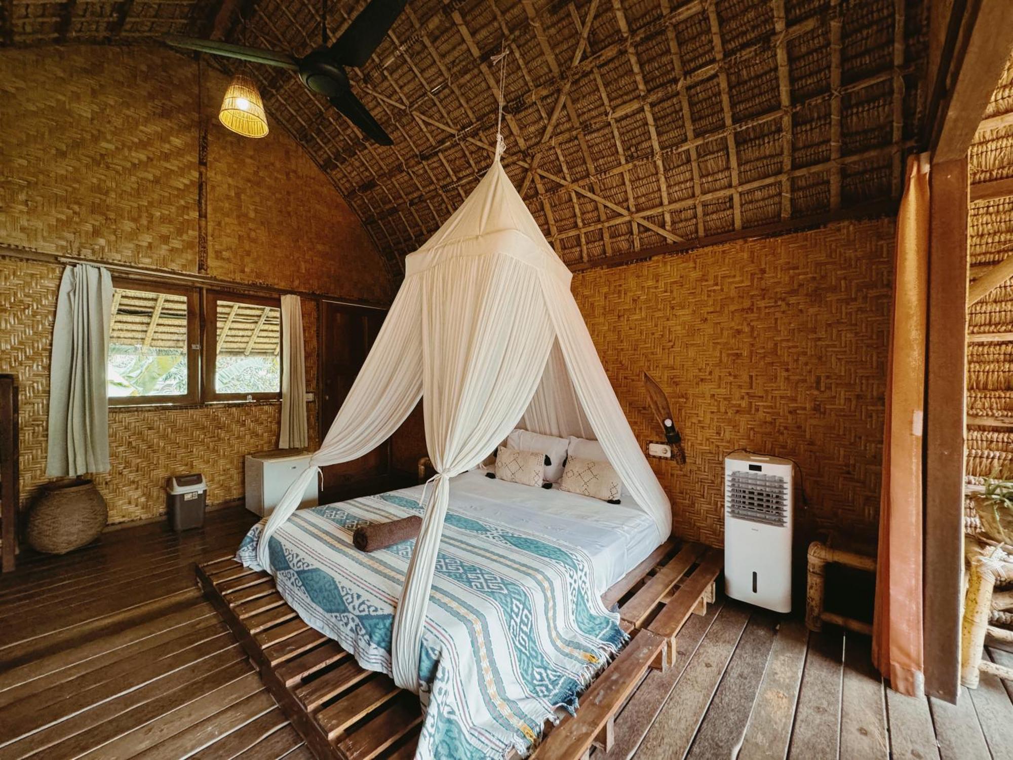 Отель Sasak Experience Kuta  Экстерьер фото