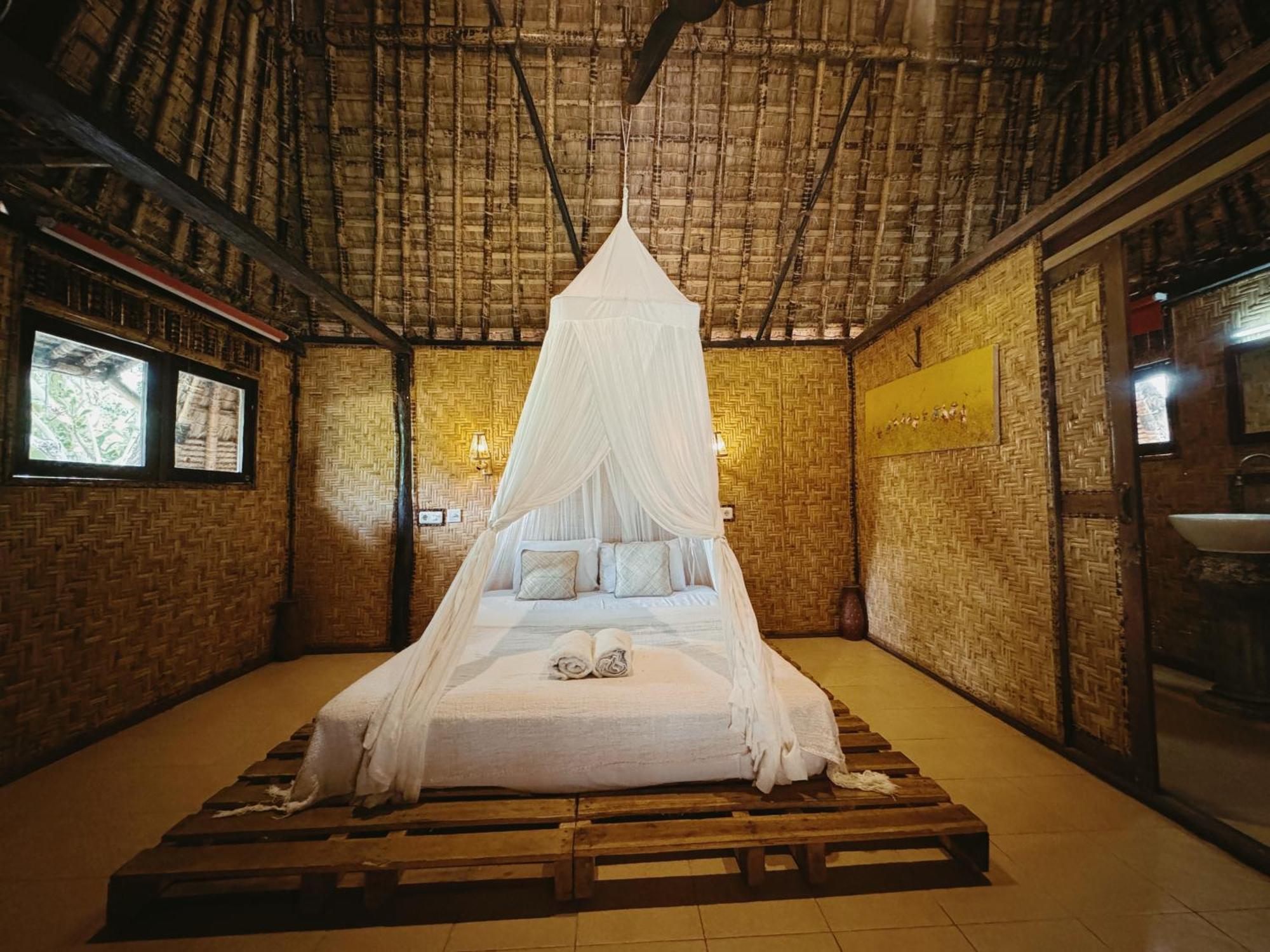 Отель Sasak Experience Kuta  Экстерьер фото