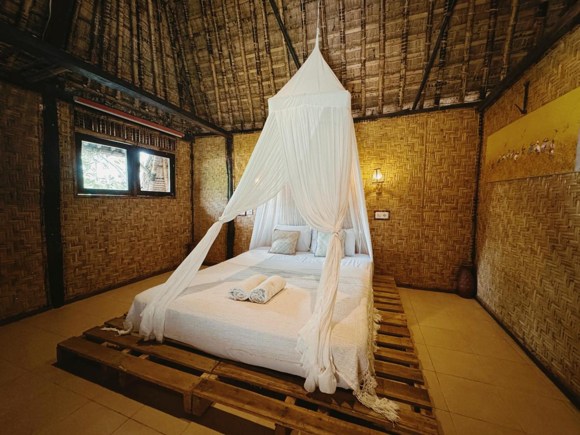 Отель Sasak Experience Kuta  Экстерьер фото
