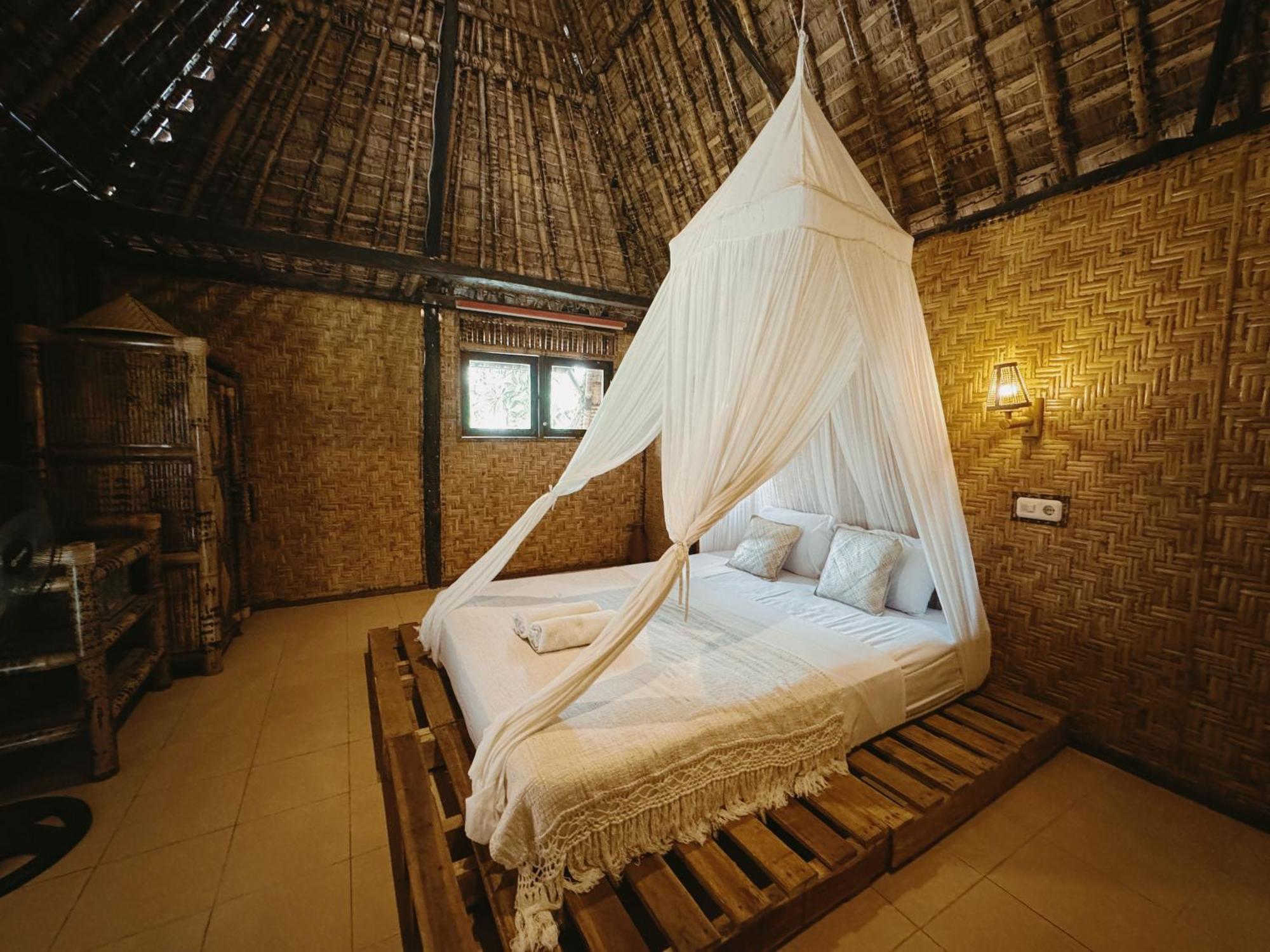 Отель Sasak Experience Kuta  Экстерьер фото