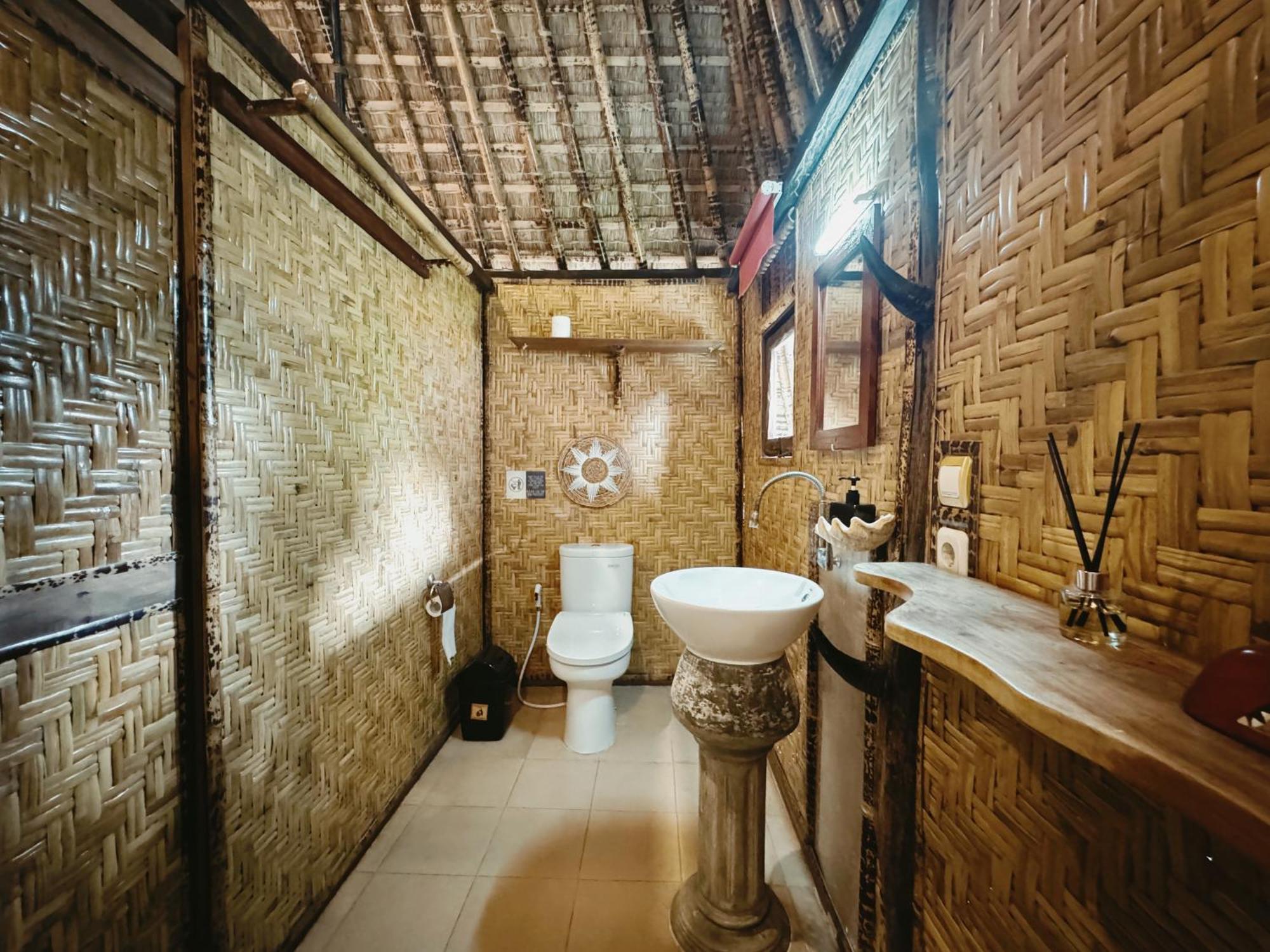 Отель Sasak Experience Kuta  Экстерьер фото